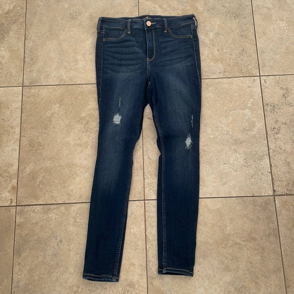 Hollister dark blue ripped High-Rise Jean Leggings size 9S, width 29, length 26